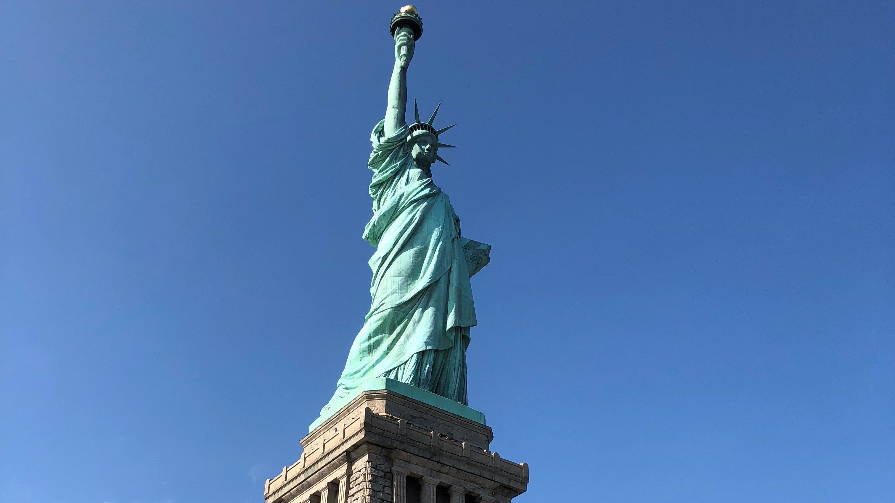 статуя свободы в нью йорке википедия кто это